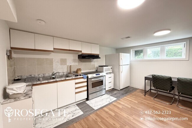 Photo - Newly Renovated 1-Bedroom Gem in Scarborou... Unit 2