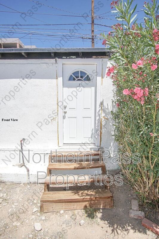 Building Photo - 2111 Portland Ave Unit 3