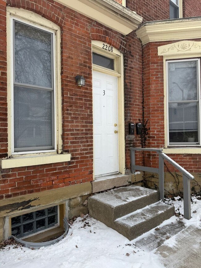 Photo - 203 W Dewald St Unit Apt 3