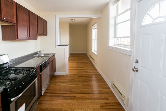 Photo - 4431 N Wolcott Ave Unidad J07W