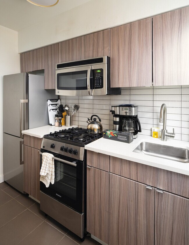 Photo - 411 E 50th St Unidad SI ID1383558P