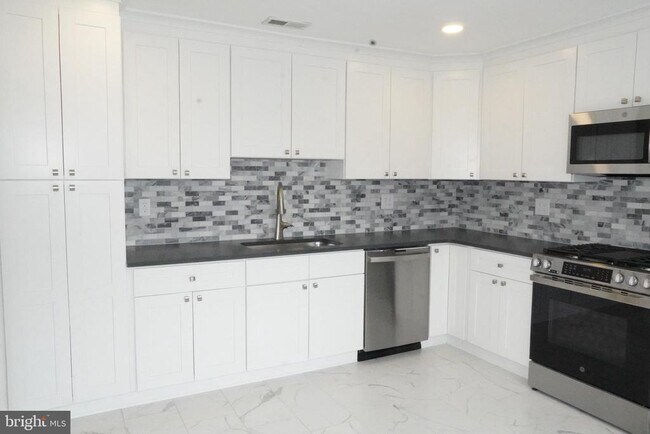 Photo - 7308 Normandy Dr