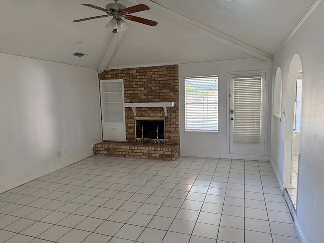 Photo - 1709 Vicksburg Dr