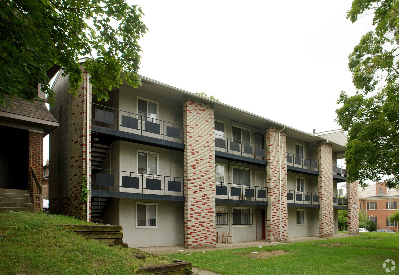 Photo - 257 E 15th Ave