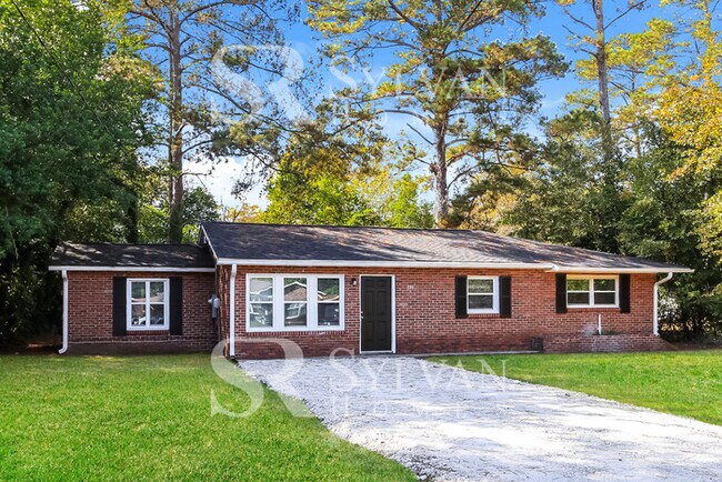 Photo - Enjoy living the good life in this 3 bedro...