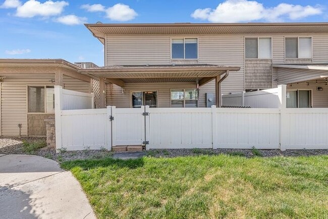 Photo - Spacious Multi-Level Townhome in Brookwillow