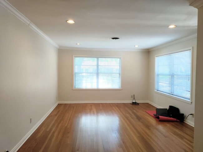 Photo - 5559 Aspen St