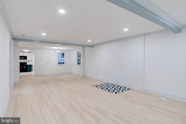 Photo - 5717 Station Rd