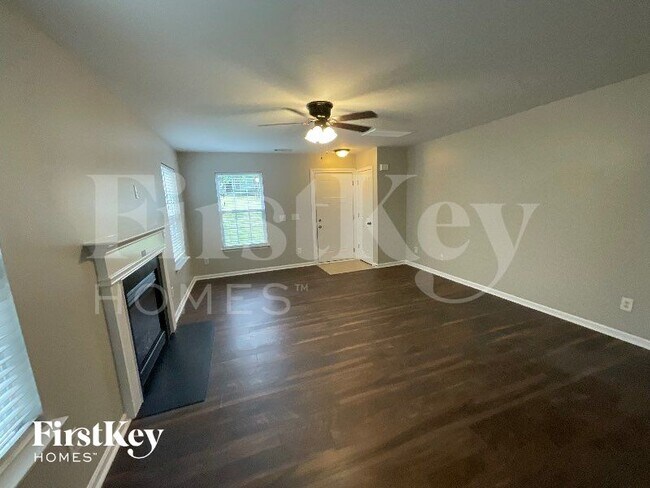 Photo - 546 River View Dr