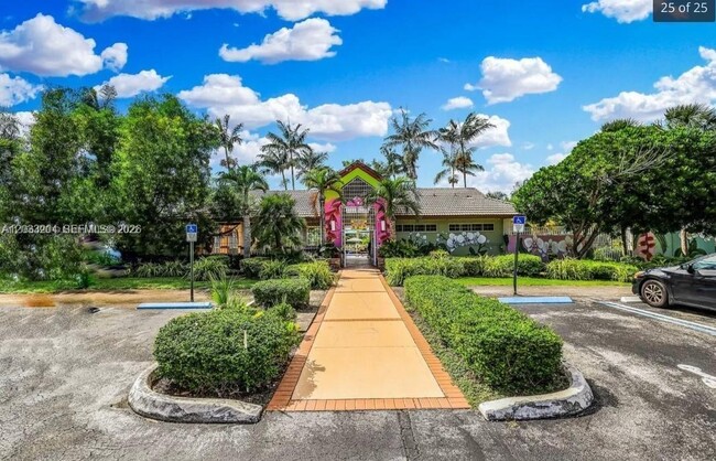 Photo - 10521 SW 158th Ct Unidad 304
