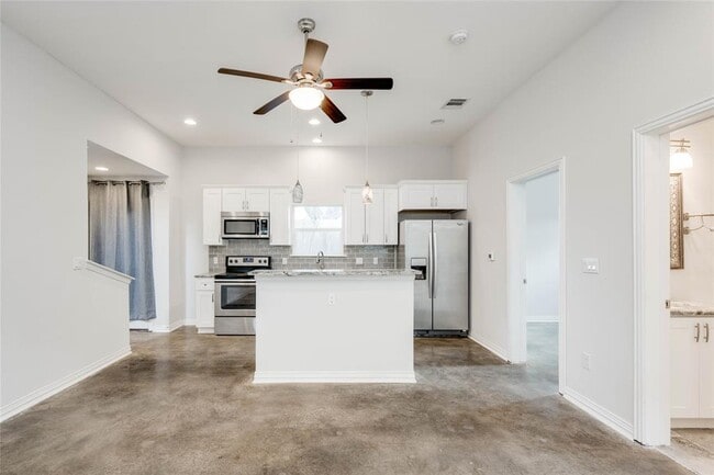 Photo - 811 Gunter St