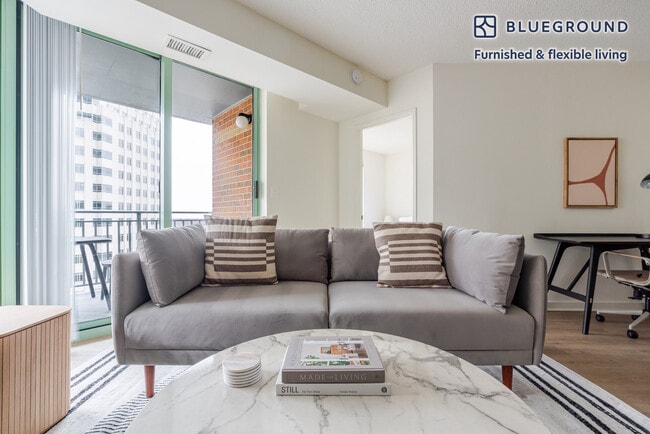 Photo - 4650 Washington Blvd Unidad FL9-ID1004