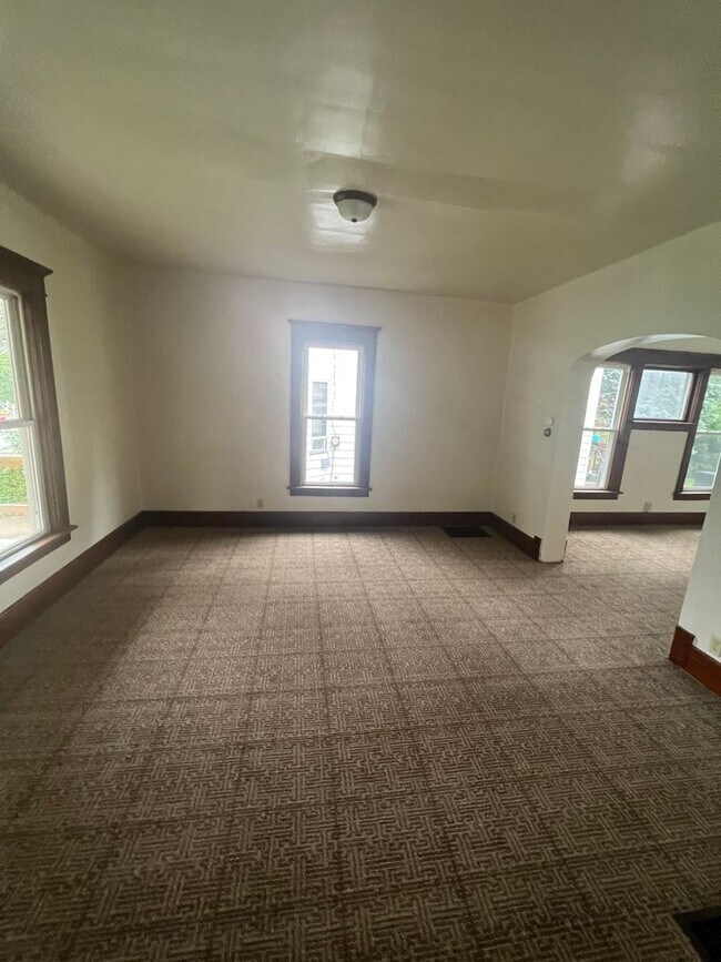 Photo - Large 4 Bedroom House