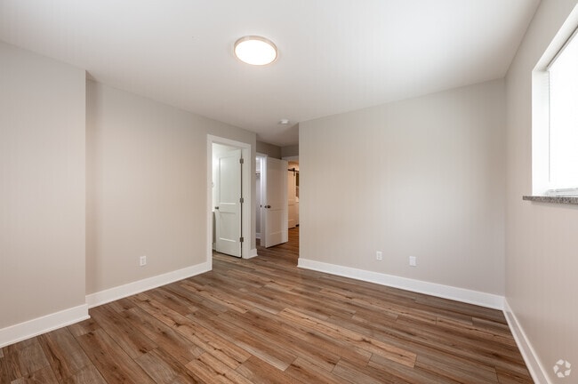 2BR, 2BA - 950SF - Primary Bedroom