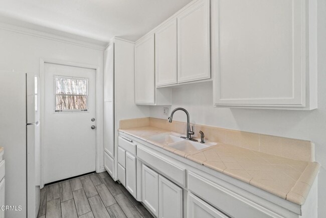 Photo - 3345 Porter Ln