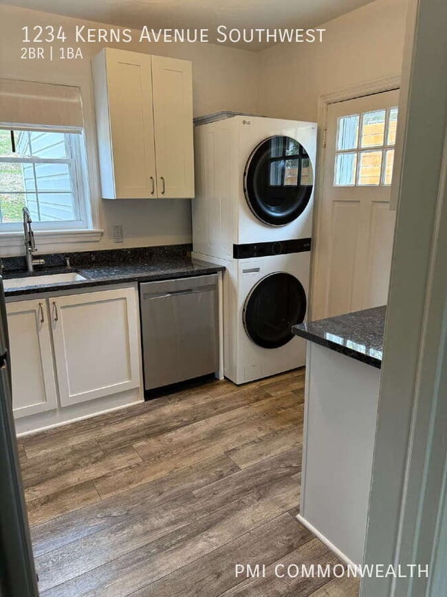 Photo - 1234 Kerns Ave SW