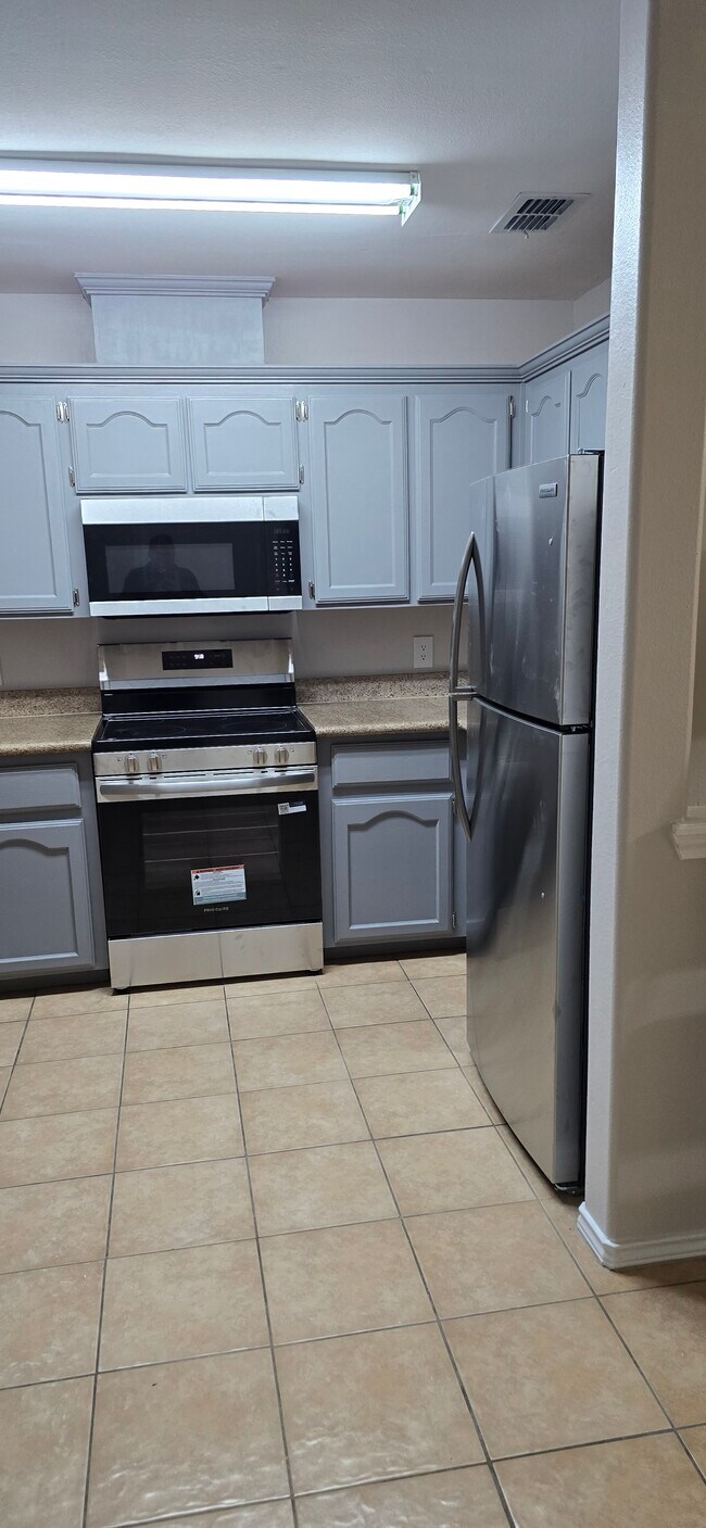 Photo - 1802 Bronze Unit No. 2