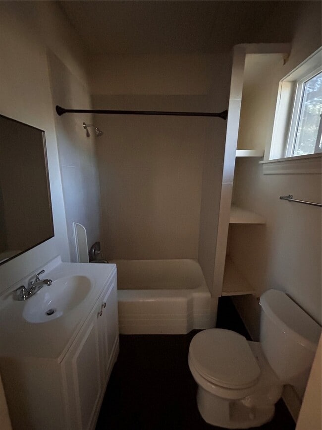 Photo - 6737 Ave E