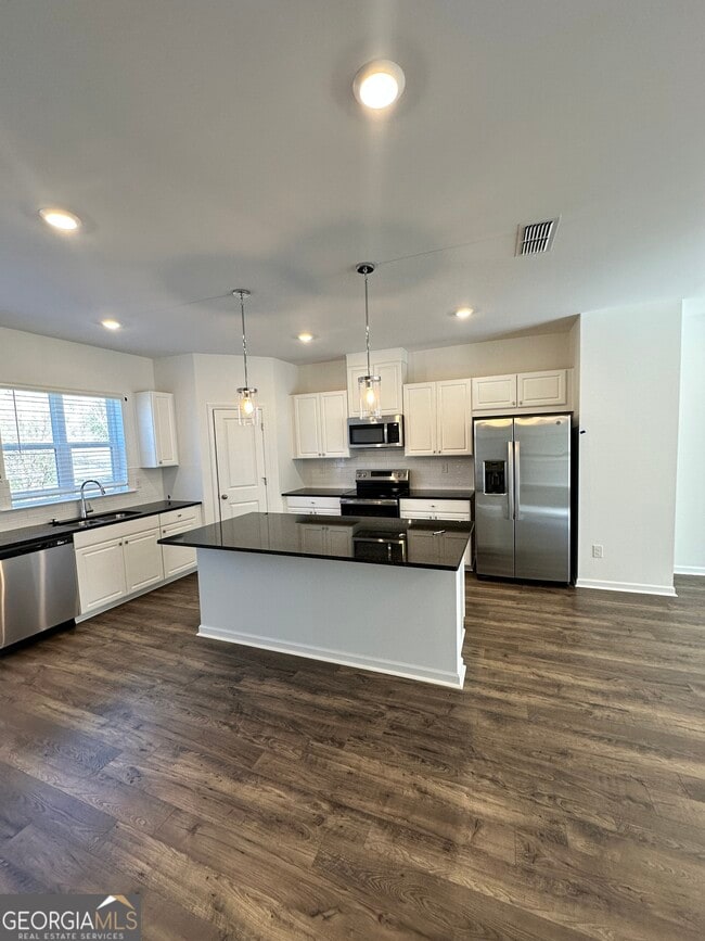 Photo - 5772 Plaza Dr SE