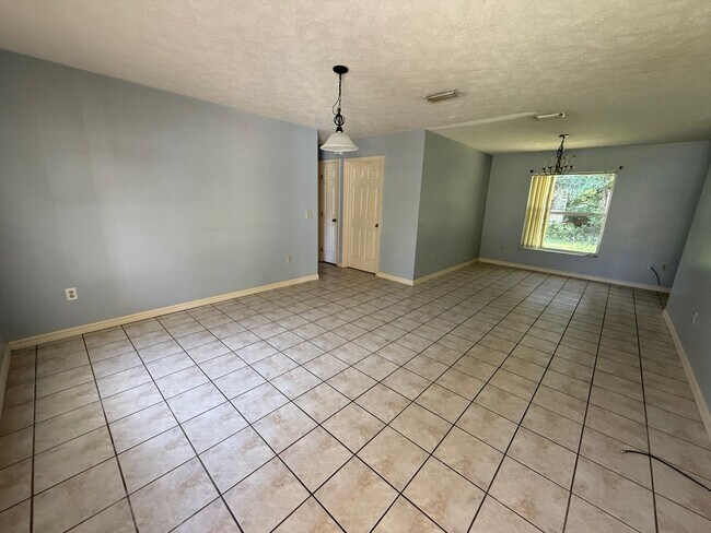 2060 NW 42nd St