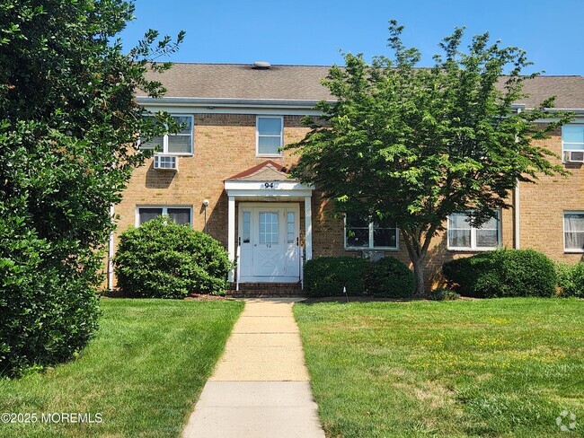 Building Photo - 94 Stonehurst Blvd Unit B Rental