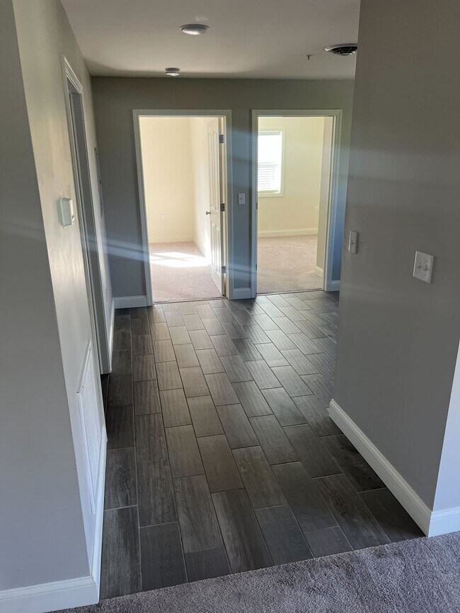 Photo - 1047 Broadway Unit 6