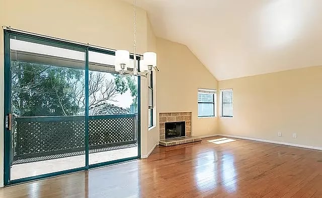 4435 Nobel Dr Unidad 4435 Nobel Drive Unit 30