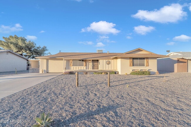 Building Photo - 10314 W Sun City Blvd Rental