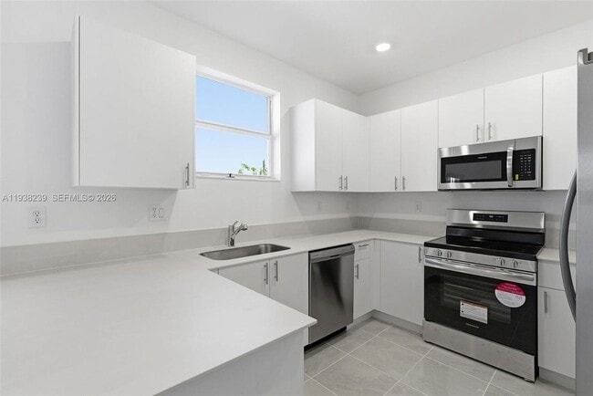 2705 SE 25th Ave