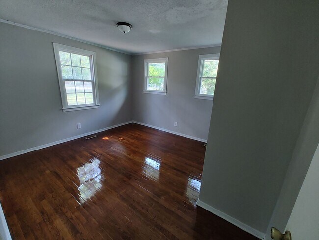 Photo - 2203 Ivy Rd
