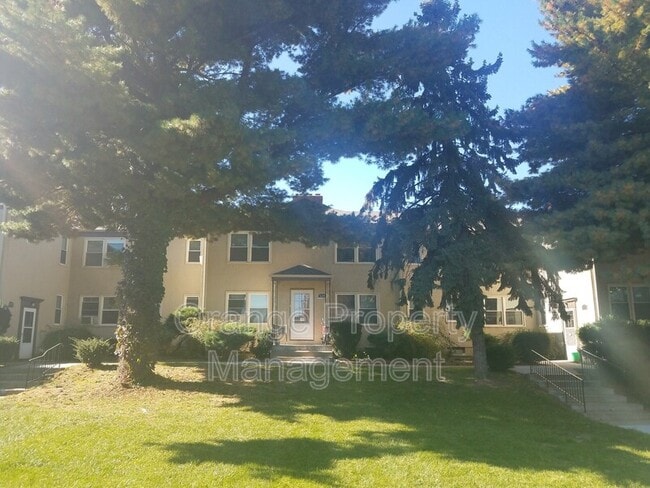Building Photo - 824 N 46th St Unit #1 Rental