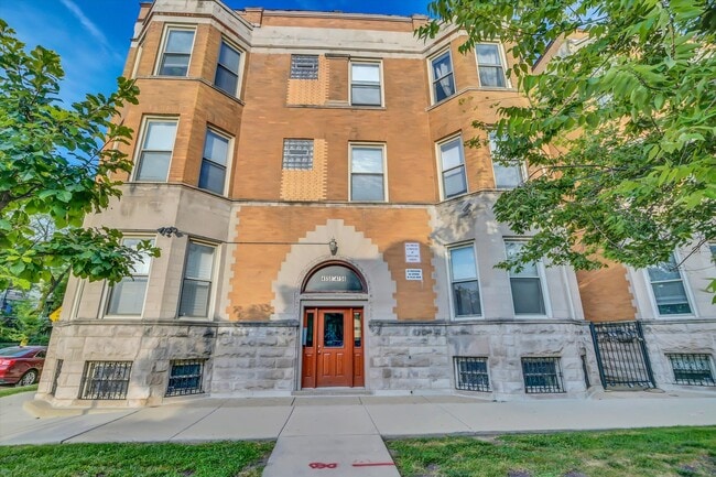Building Photo - 4856 S Prairie Ave Unit 2 Rental