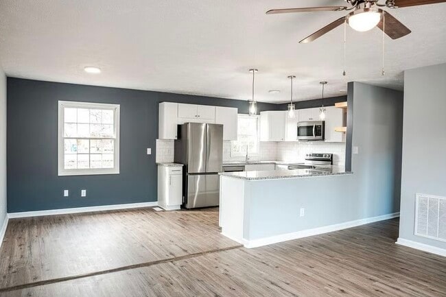 Photo - 410 Atwell Dr