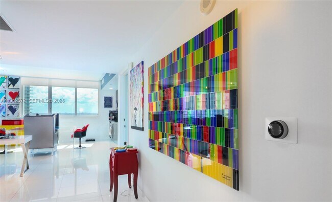 Building Photo - 92 SW 3rd St Unit 3005