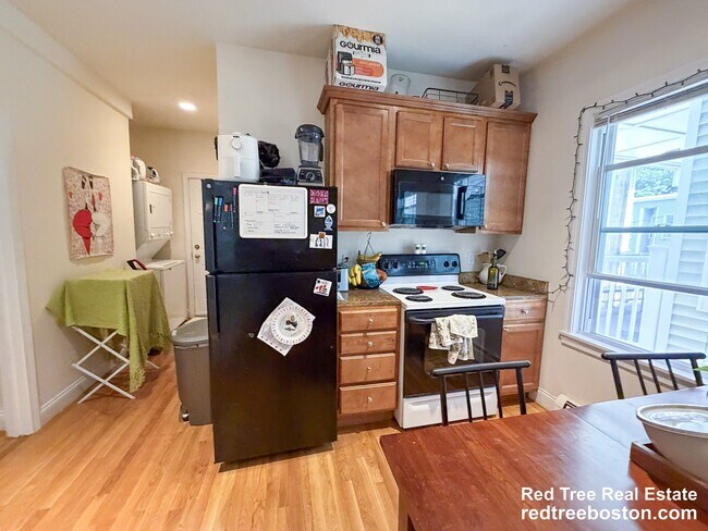 143 Hillside St Unit 2