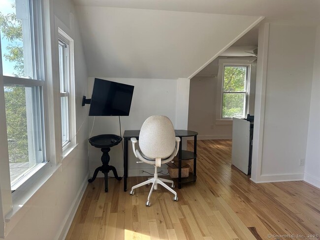 Photo - 57 Dawson Ave Unit 4