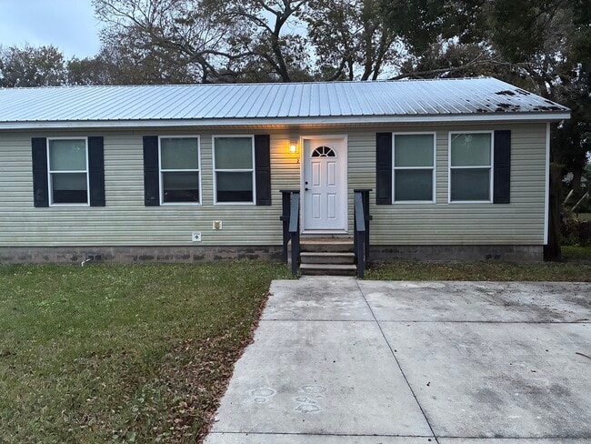 Photo - 121 Jackson Blvd #2