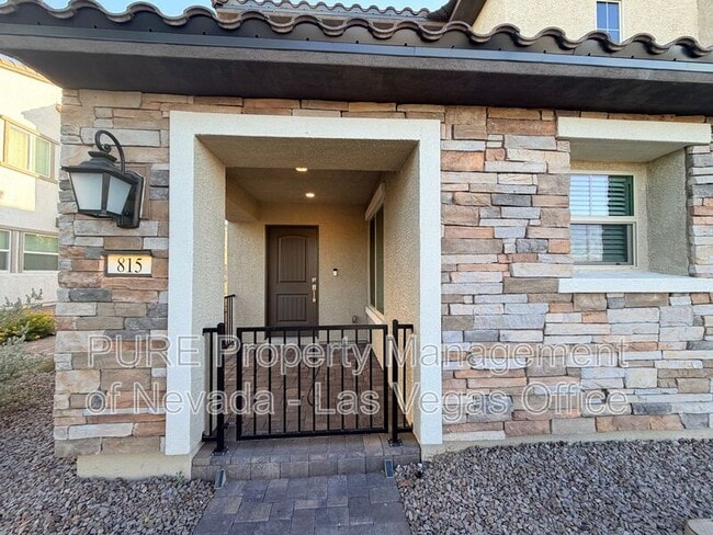 Photo - 815 Watford Pl