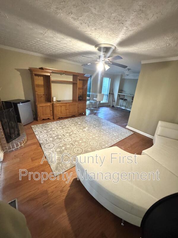 Photo - 910 Glynn Oaks Dr