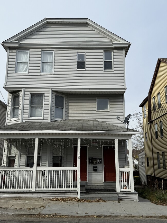 Building Photo - 76 Lounsbury Ave Unit 2nd floor