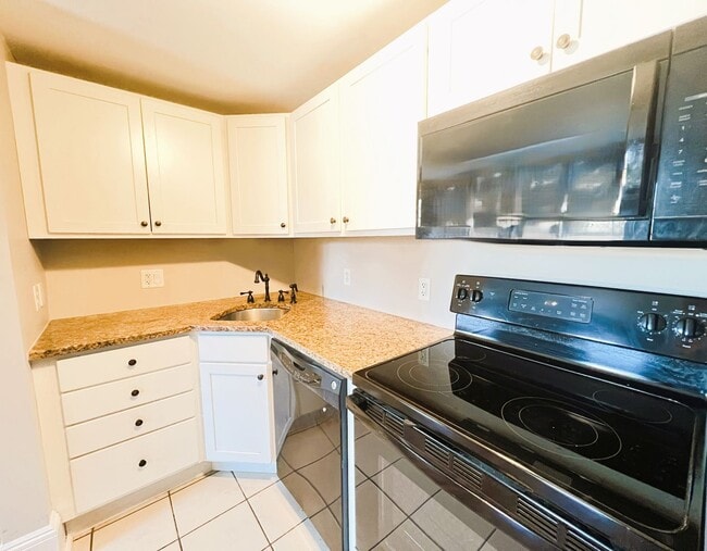 Photo - 33 Maplewood Ave Unit Suite 204