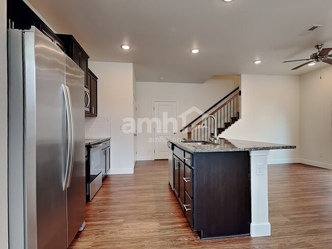 Photo - 33013 Lookout Ln