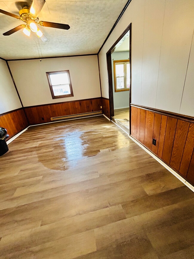 large family room - 3112 S Chippewa Ln