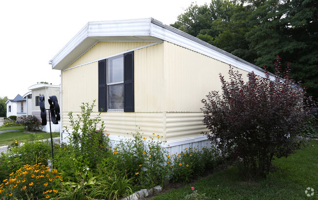 Orchard Lake - Orchard Lake Apartments
