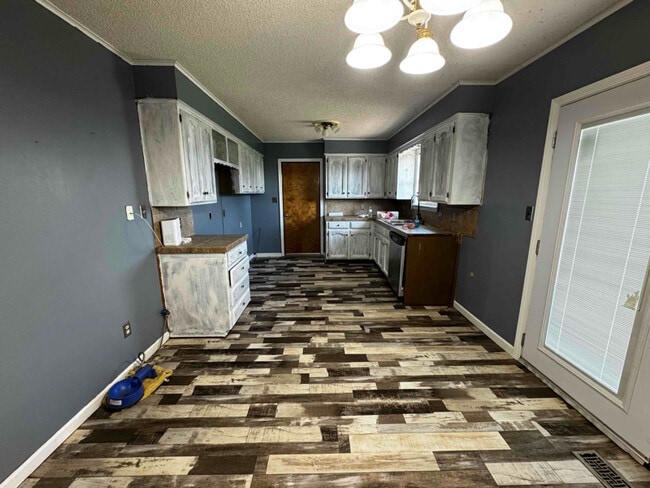 Photo - 203 Highland Cir