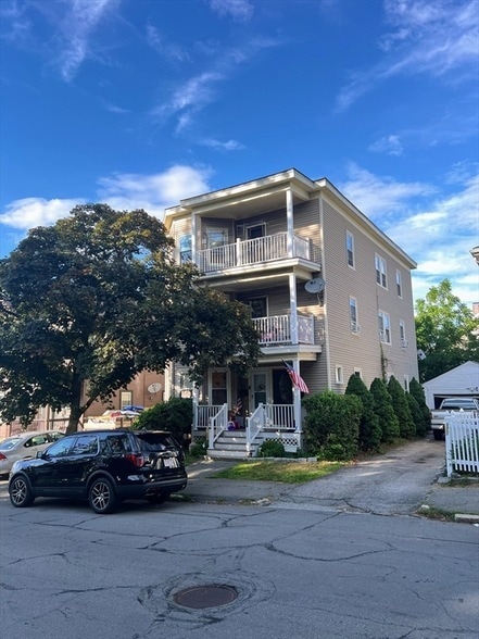 179-181 Grove Street Unit 3 - 179-181 Grove Street Unit 3