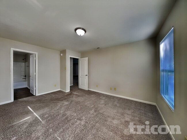 Photo - 2336 Blackthorn Dr