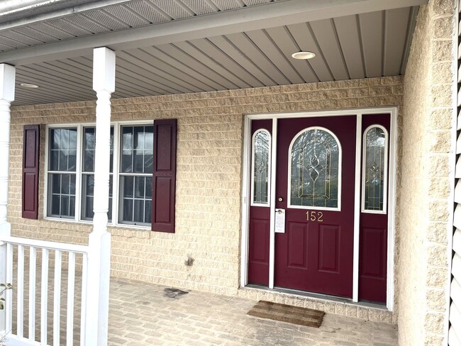 Photo - 152 Lantern Ln