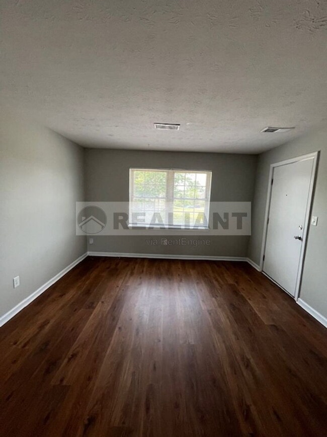 Photo - 425 Lenney Dr Unit 4