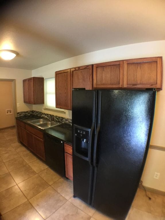 Photo - 724 W Ave E